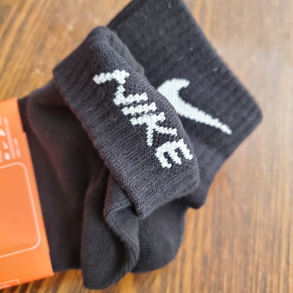 Nike Socks - Picture 3 of 3